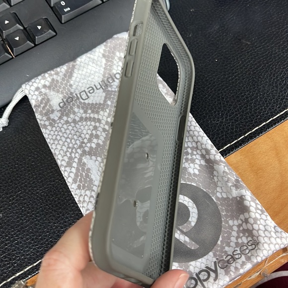 Loopy Case - Picture 4 of 5